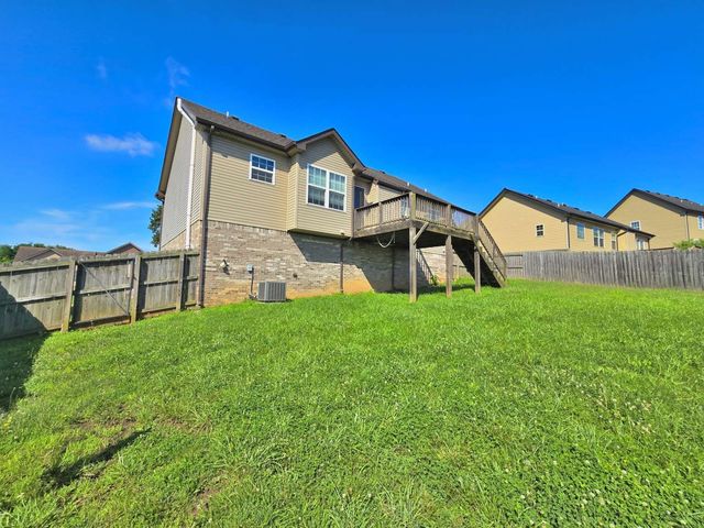 1085 Castlerock Dr, Clarksville, TN 37042