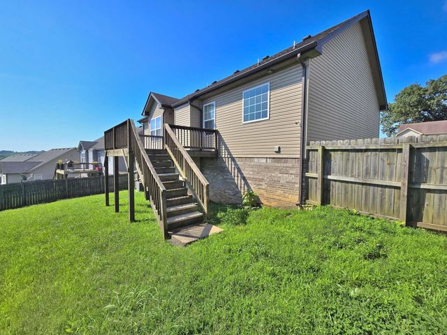 1085 Castlerock Dr, Clarksville, TN 37042