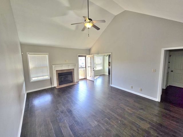 1085 Castlerock Dr, Clarksville, TN 37042