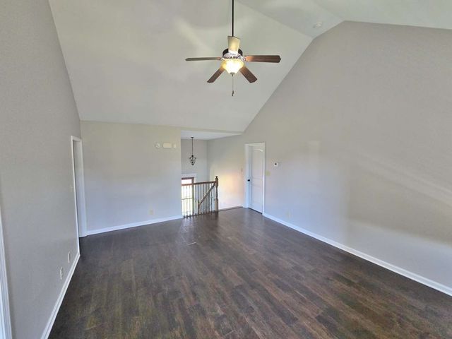 1085 Castlerock Dr, Clarksville, TN 37042