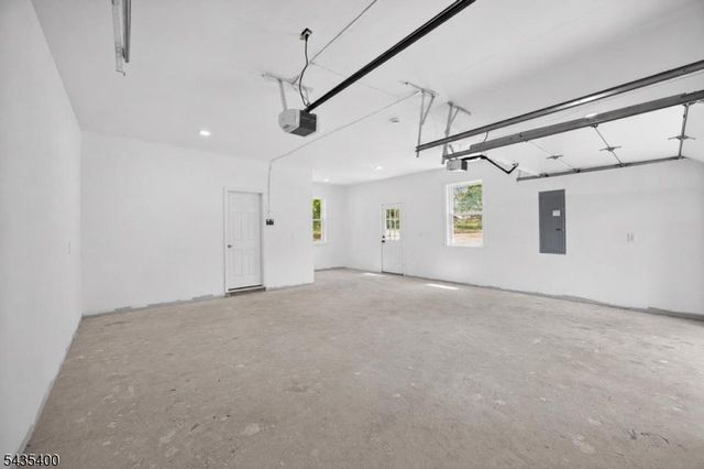 35 Stanhope Rd, Sparta Twp., NJ 07871