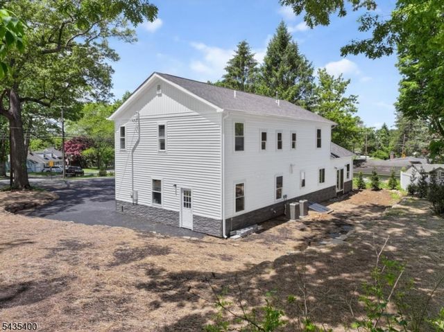 35 Stanhope Rd, Sparta Twp., NJ 07871