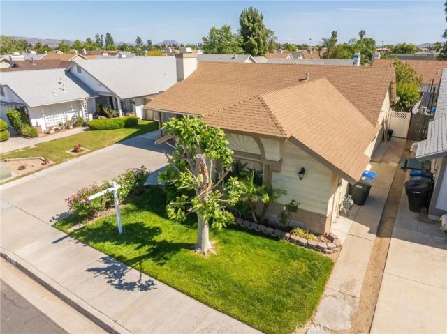 135 Bold Venture, Perris, CA 92571