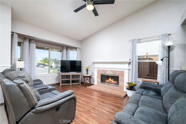 135 Bold Venture, Perris, CA 92571