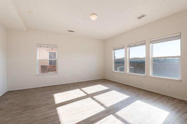 3540 Clear Creek Road NE, Rio Rancho, NM 87144