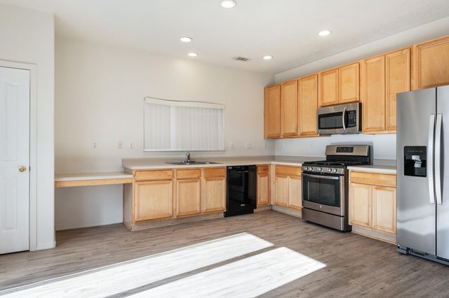 3540 Clear Creek Road NE, Rio Rancho, NM 87144