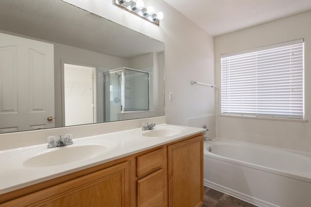 3540 Clear Creek Road NE, Rio Rancho, NM 87144