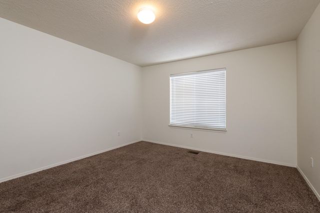 3540 Clear Creek Road NE, Rio Rancho, NM 87144