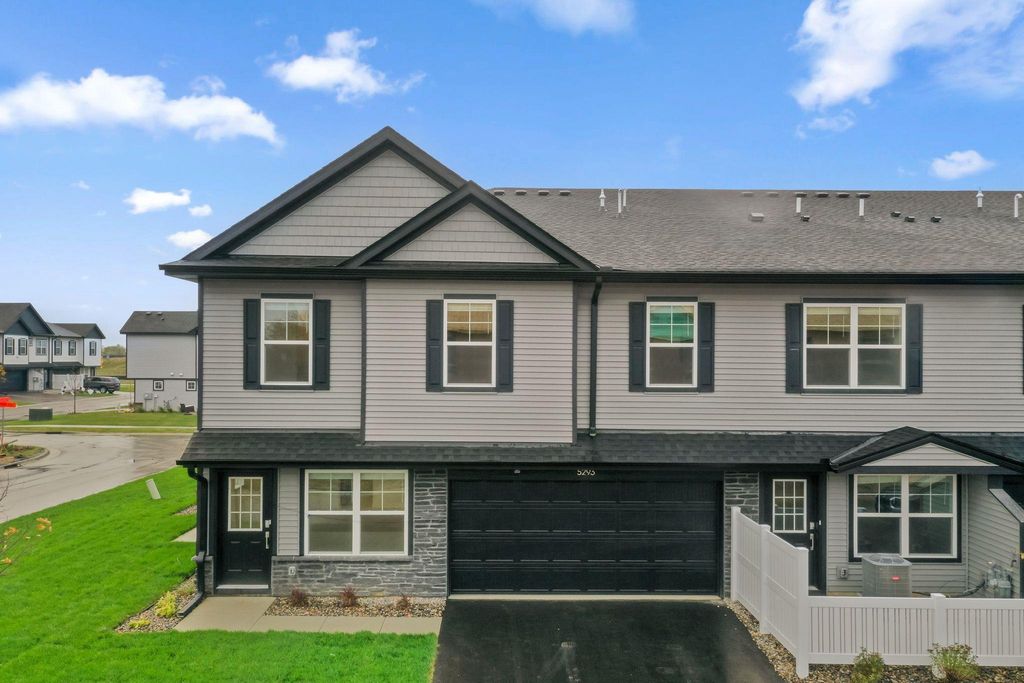 5293 Long Pointe Pass, Woodbury, MN 55129