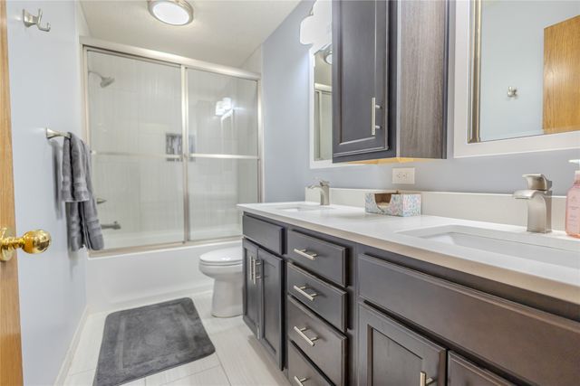 1401 NW Cedarwood Drive, Ankeny, IA 50023