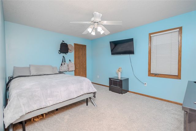 1401 NW Cedarwood Drive, Ankeny, IA 50023