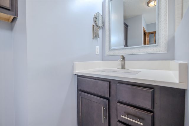 1401 NW Cedarwood Drive, Ankeny, IA 50023