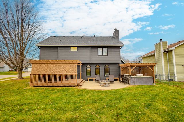 1401 NW Cedarwood Drive, Ankeny, IA 50023