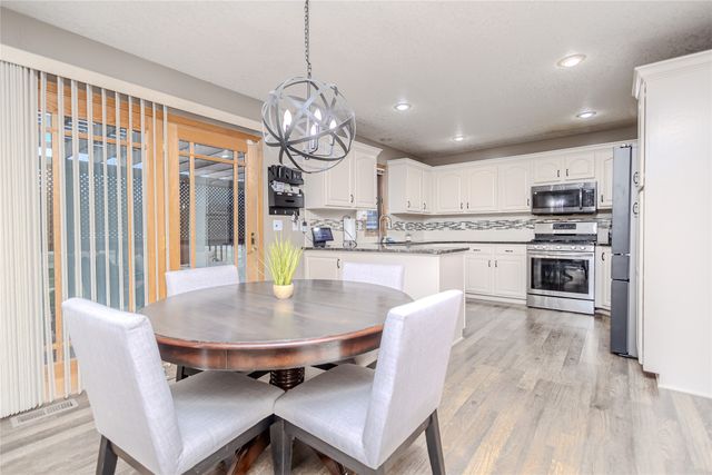 1401 NW Cedarwood Drive, Ankeny, IA 50023