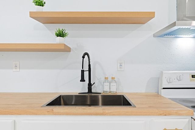 680 W 46Th St, Jacksonville, FL 32208