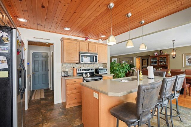 29453 River Shore Estate, Elkhart, IN 46516