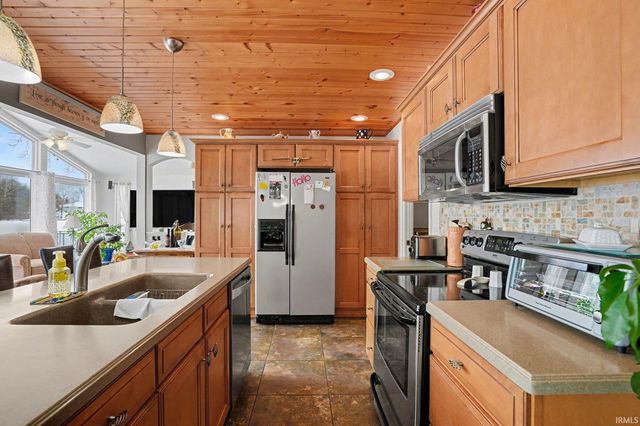 29453 River Shore Estate, Elkhart, IN 46516