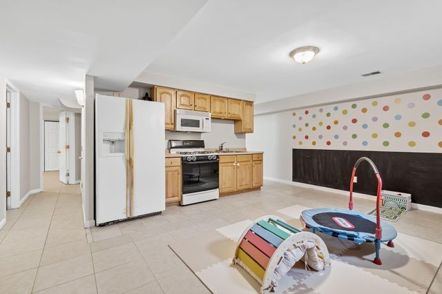 2657 Arran Quay Terrace, Valparaiso, IN 46385