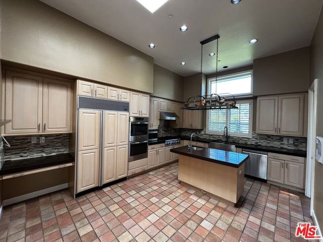 2357 Brookshire Lane, Los Angeles, CA 90077