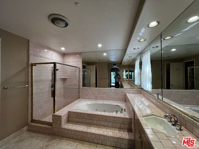 2357 Brookshire Lane, Los Angeles, CA 90077