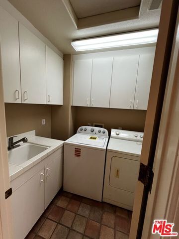 2357 Brookshire Lane, Los Angeles, CA 90077