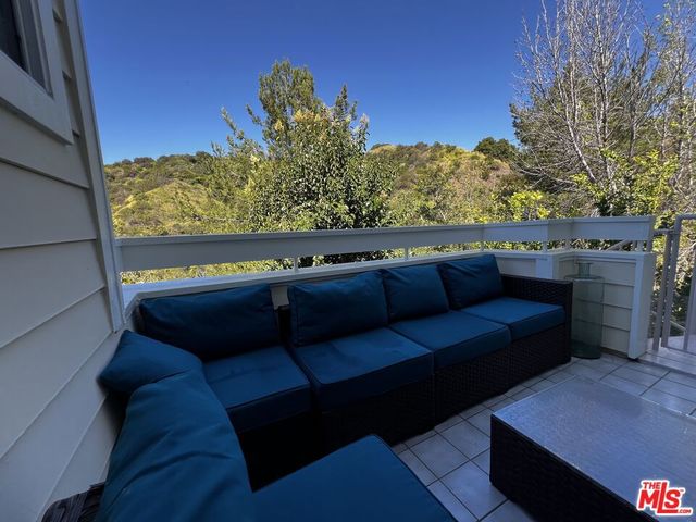 2357 Brookshire Lane, Los Angeles, CA 90077