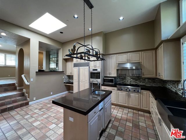 2357 Brookshire Lane, Los Angeles, CA 90077