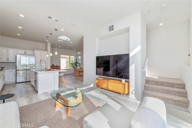 128 Keeper, Irvine, CA 92618