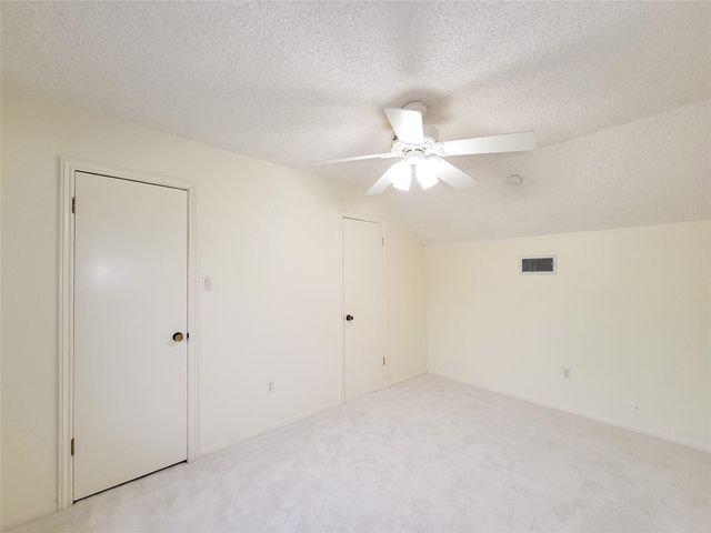 3 Thunderbird Circle, Baytown, TX 77521