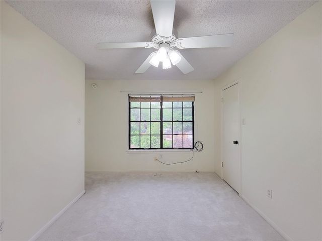 3 Thunderbird Circle, Baytown, TX 77521