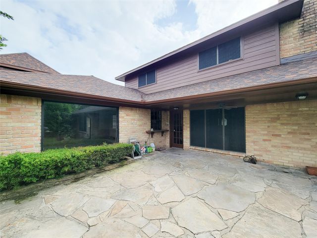 3 Thunderbird Circle, Baytown, TX 77521
