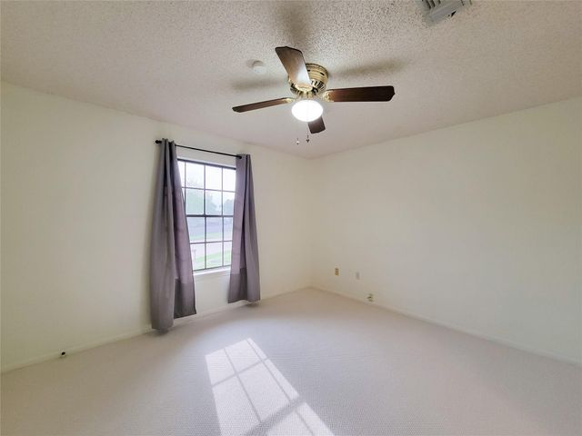 3 Thunderbird Circle, Baytown, TX 77521