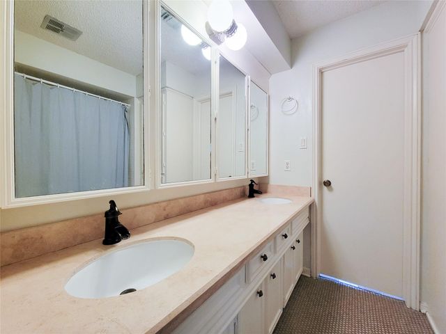 3 Thunderbird Circle, Baytown, TX 77521