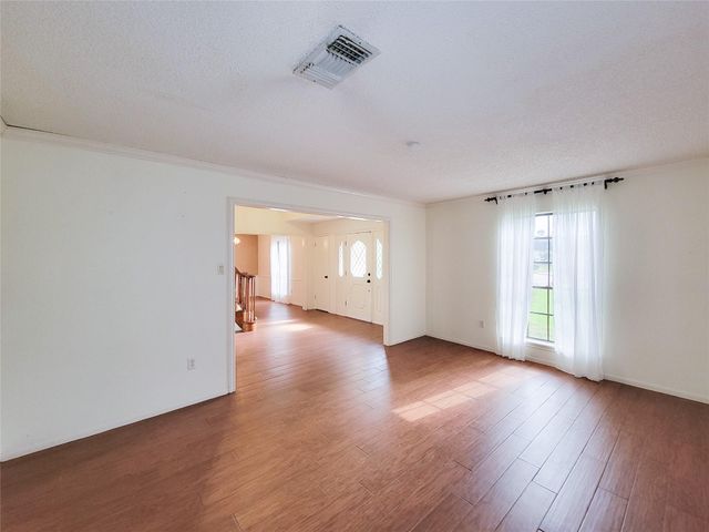 3 Thunderbird Circle, Baytown, TX 77521