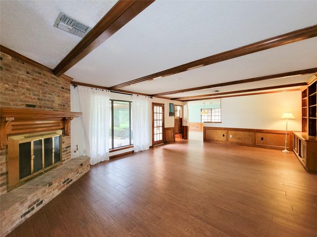 3 Thunderbird Circle, Baytown, TX 77521