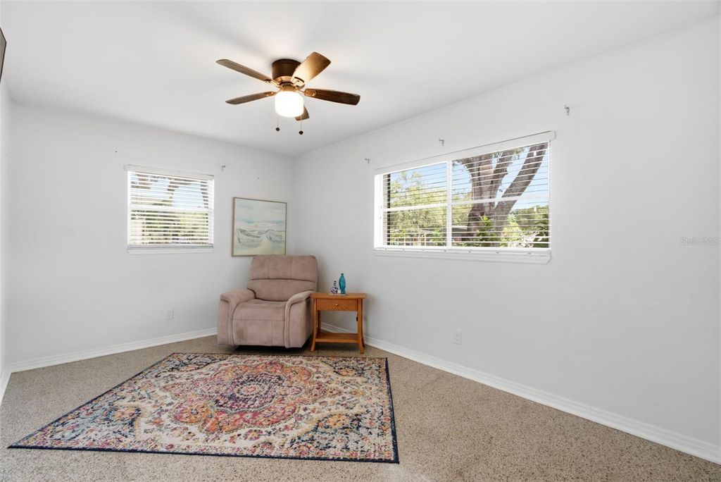 Image 18 of property listing at 2918 W ELLIS DRIVE, Tampa, FL 33611