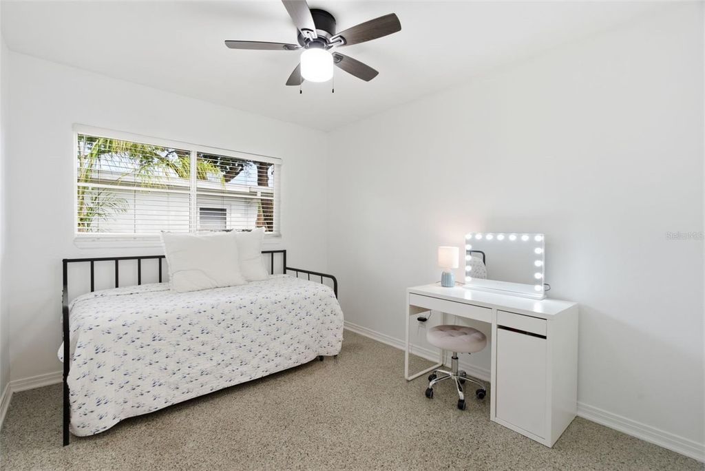 Image 20 of property listing at 2918 W ELLIS DRIVE, Tampa, FL 33611