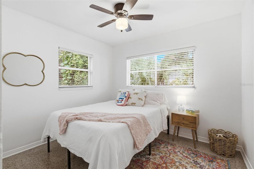 Image 22 of property listing at 2918 W ELLIS DRIVE, Tampa, FL 33611