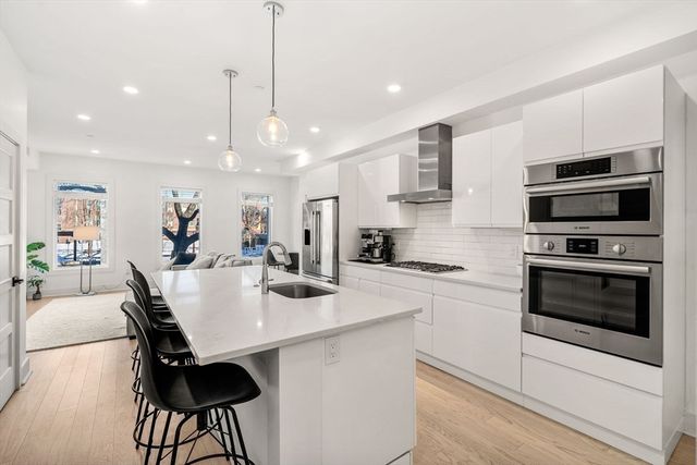 231 Maverick Street 3, Boston, MA 02128