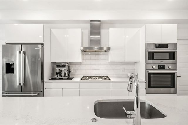 231 Maverick Street 3, Boston, MA 02128