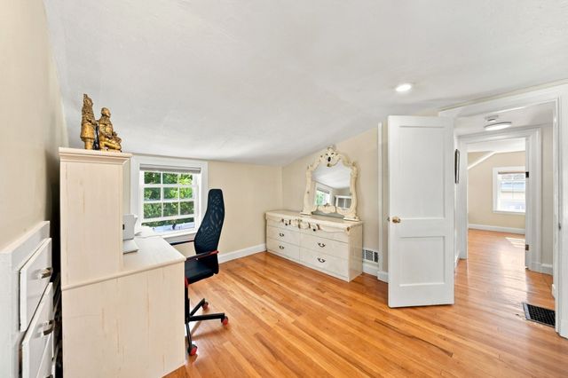 147 Elmlawn Rd, Braintree, MA 02184
