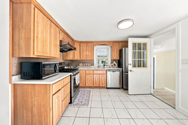 147 Elmlawn Rd, Braintree, MA 02184