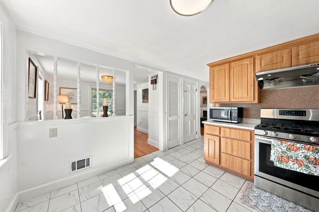 147 Elmlawn Rd, Braintree, MA 02184