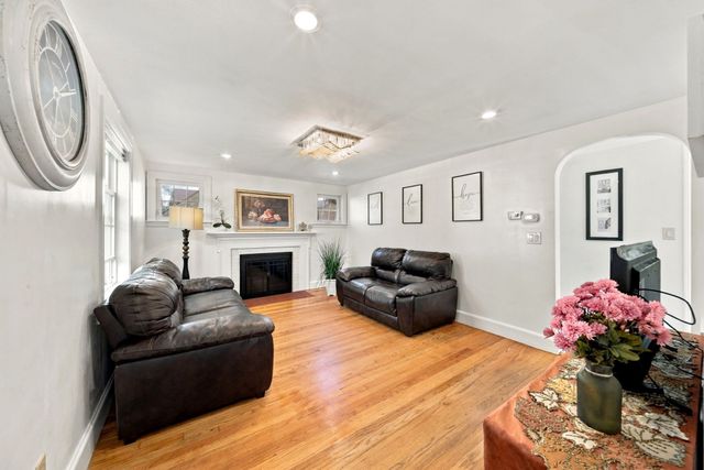 147 Elmlawn Rd, Braintree, MA 02184