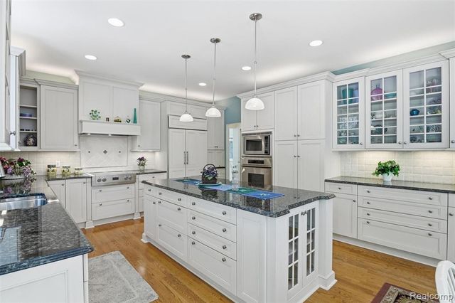 628 Green Road, Ann Arbor, MI 48105