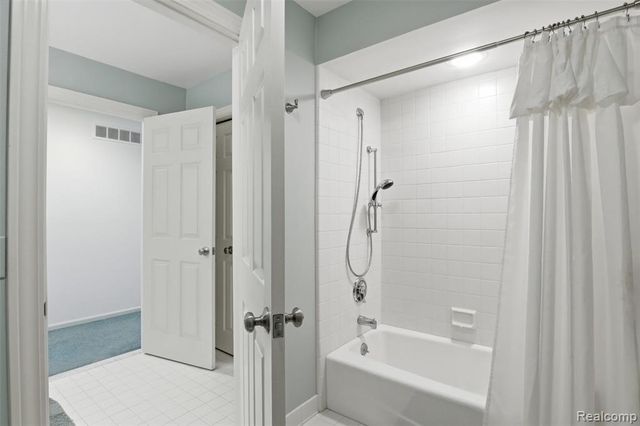 628 Green Road, Ann Arbor, MI 48105