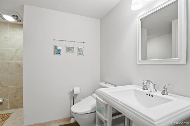 628 Green Road, Ann Arbor, MI 48105