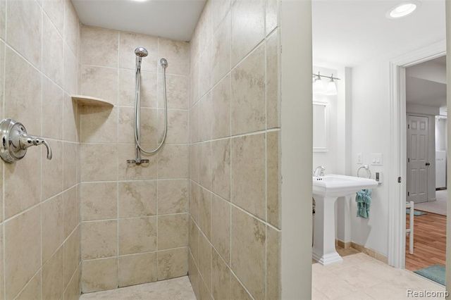 628 Green Road, Ann Arbor, MI 48105
