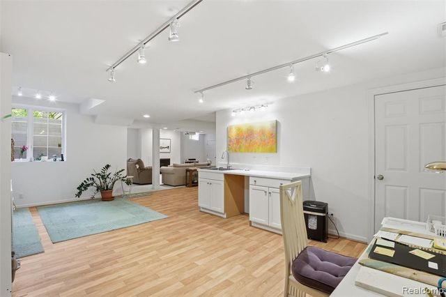 628 Green Road, Ann Arbor, MI 48105