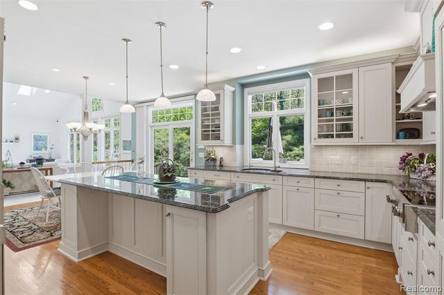 628 Green Road, Ann Arbor, MI 48105